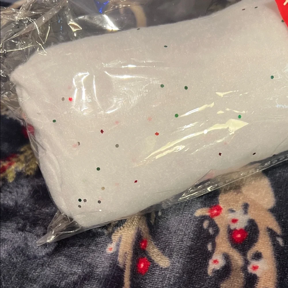Vintage Glitter Snow Blanket - White